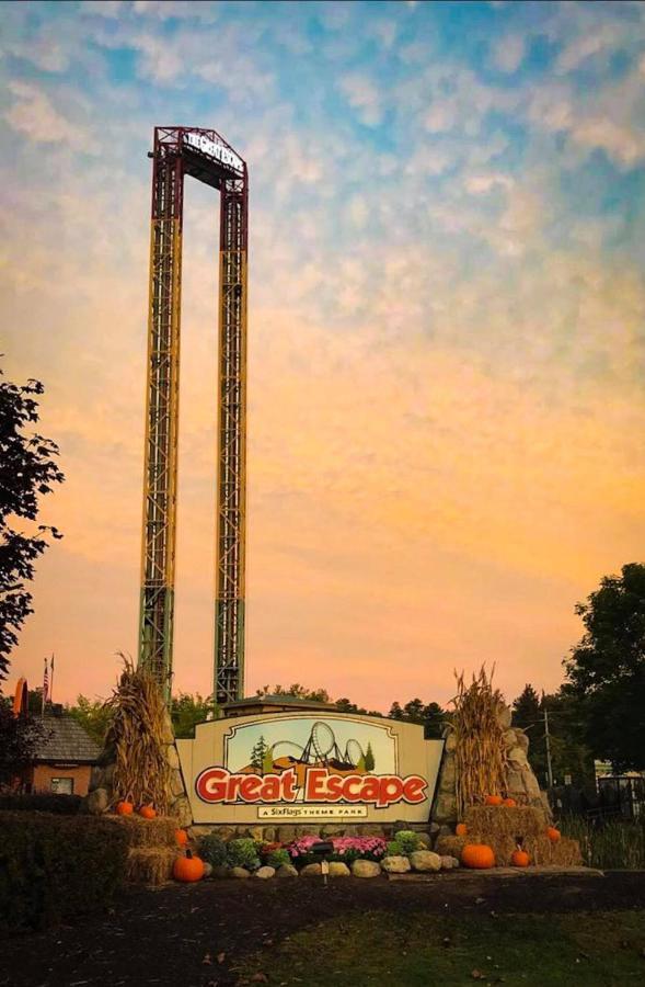 Six Flags Great Escape Lodge & Indoor Waterpark Queensbury Exterior photo
